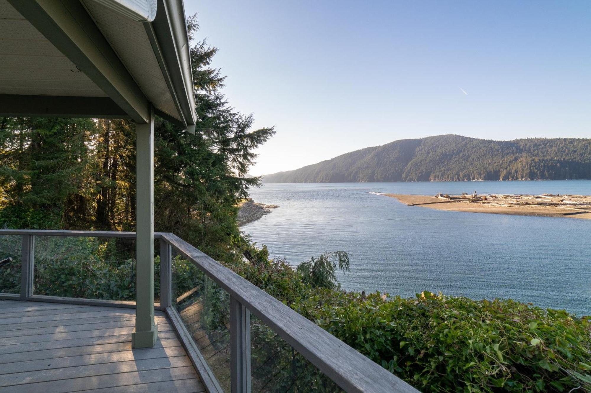 Handsome Dan'S Vacation Cottage Rentals Port Renfrew Exterior photo