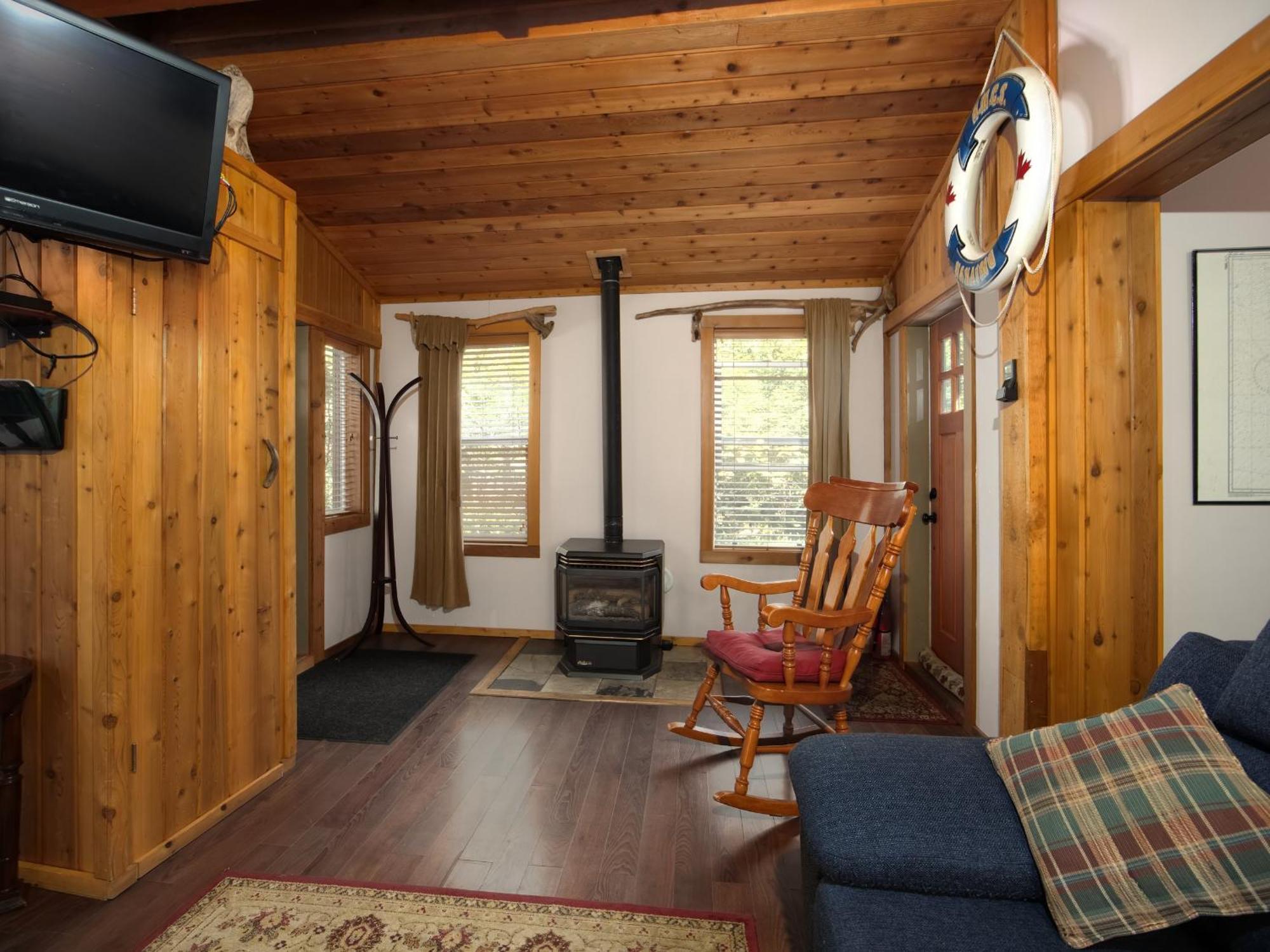 Handsome Dan'S Vacation Cottage Rentals Port Renfrew Exterior photo