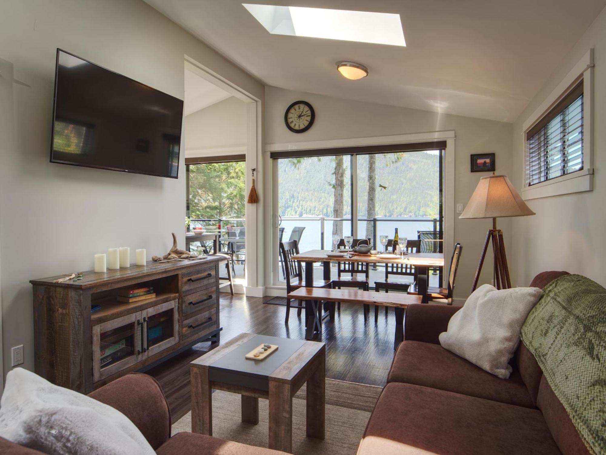 Handsome Dan'S Vacation Cottage Rentals Port Renfrew Exterior photo