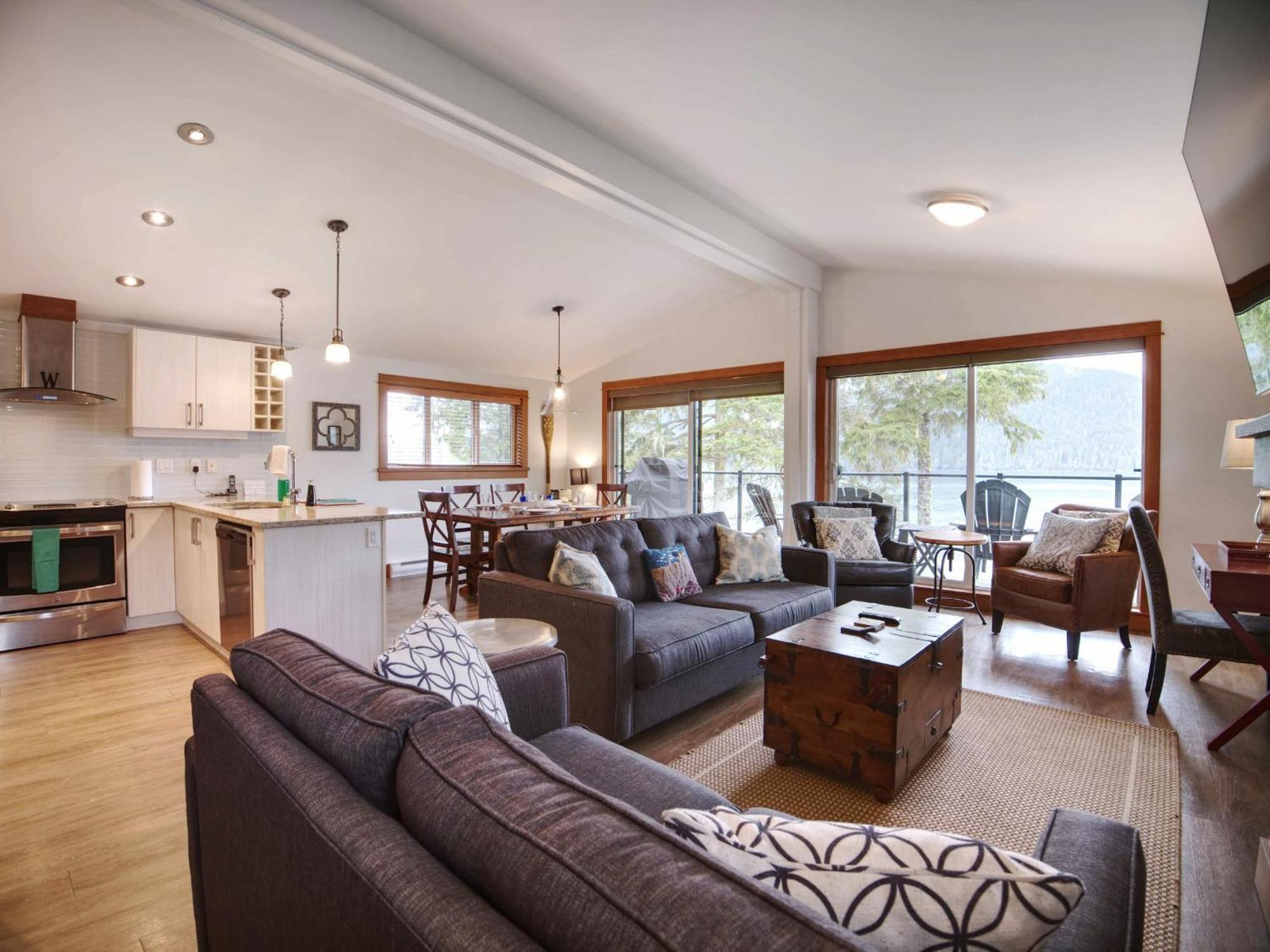 Handsome Dan'S Vacation Cottage Rentals Port Renfrew Exterior photo