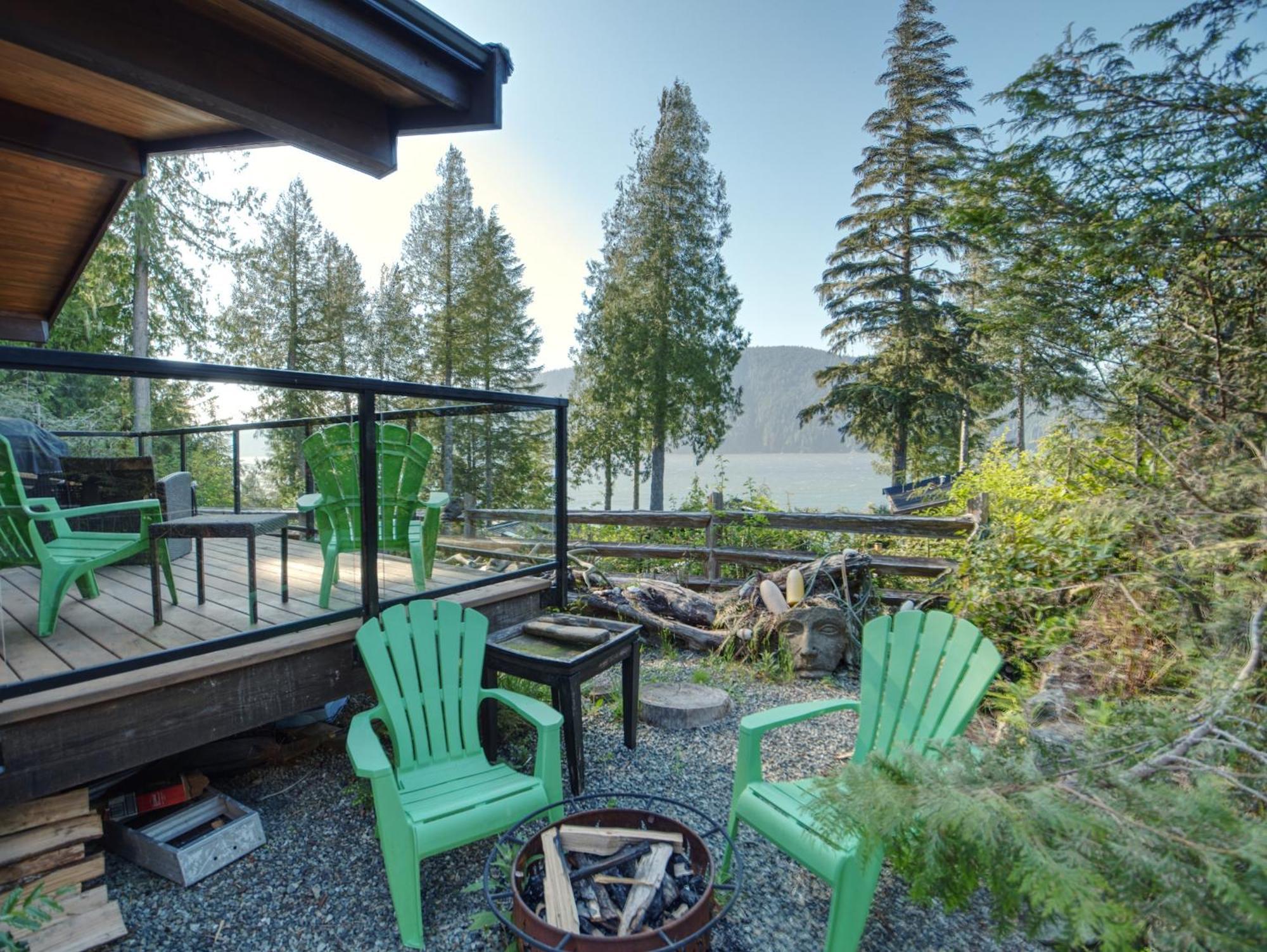 Handsome Dan'S Vacation Cottage Rentals Port Renfrew Exterior photo