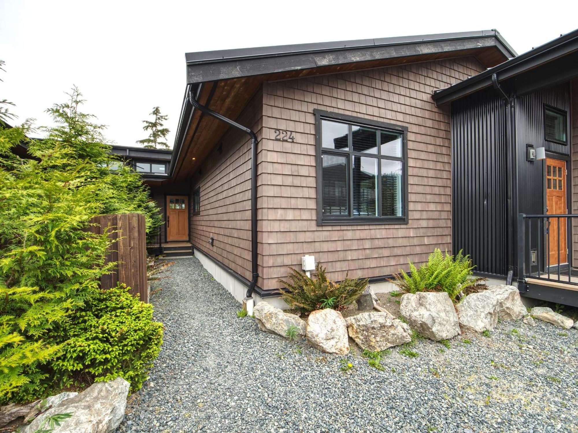 Handsome Dan'S Vacation Cottage Rentals Port Renfrew Exterior photo