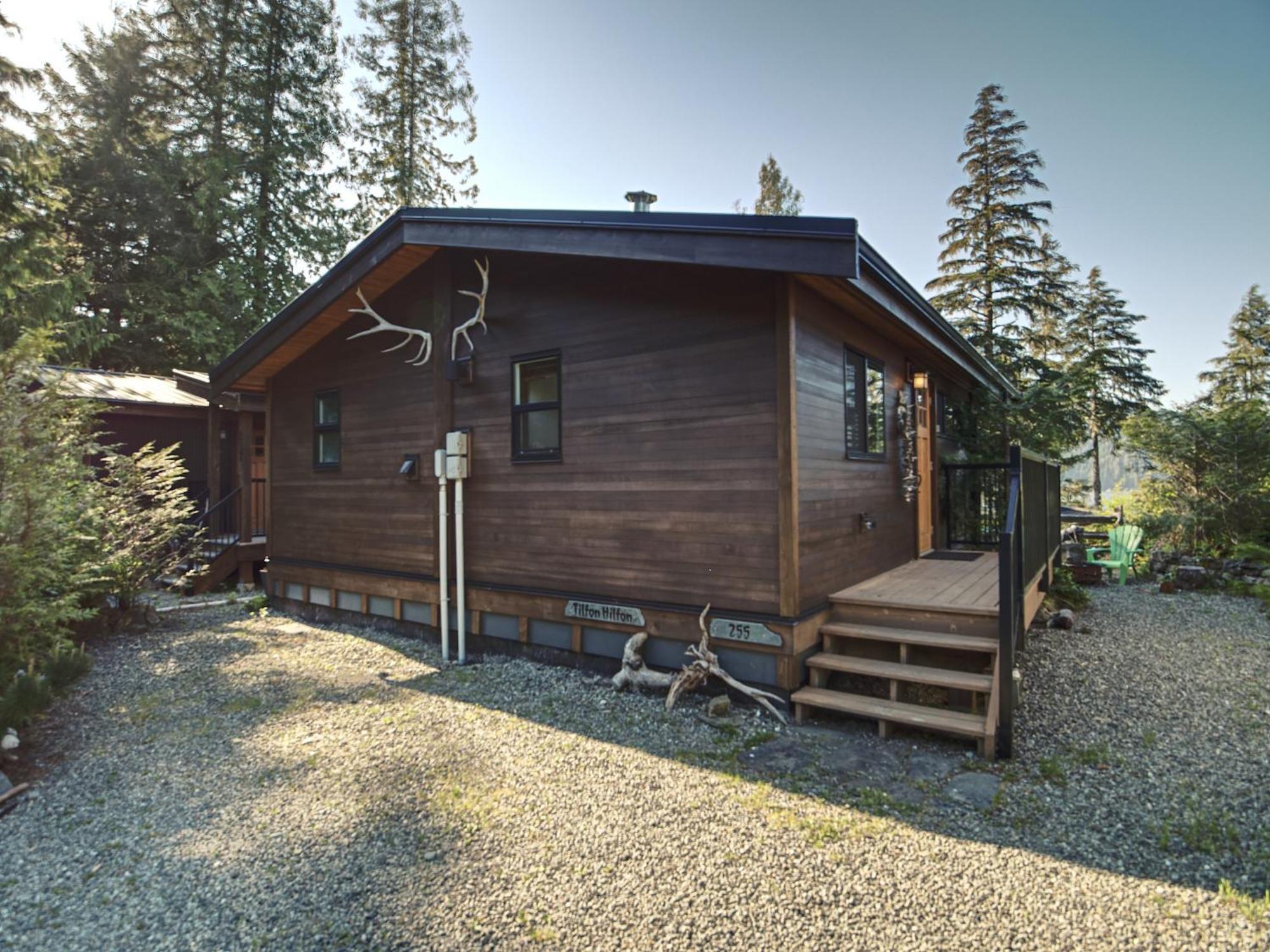 Handsome Dan'S Vacation Cottage Rentals Port Renfrew Exterior photo