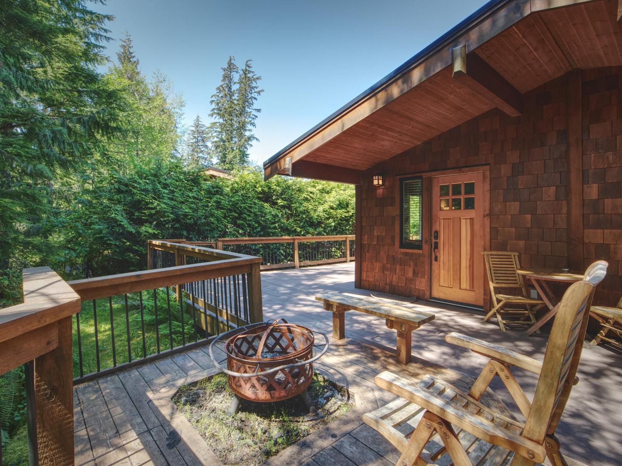 Handsome Dan'S Vacation Cottage Rentals Port Renfrew Exterior photo