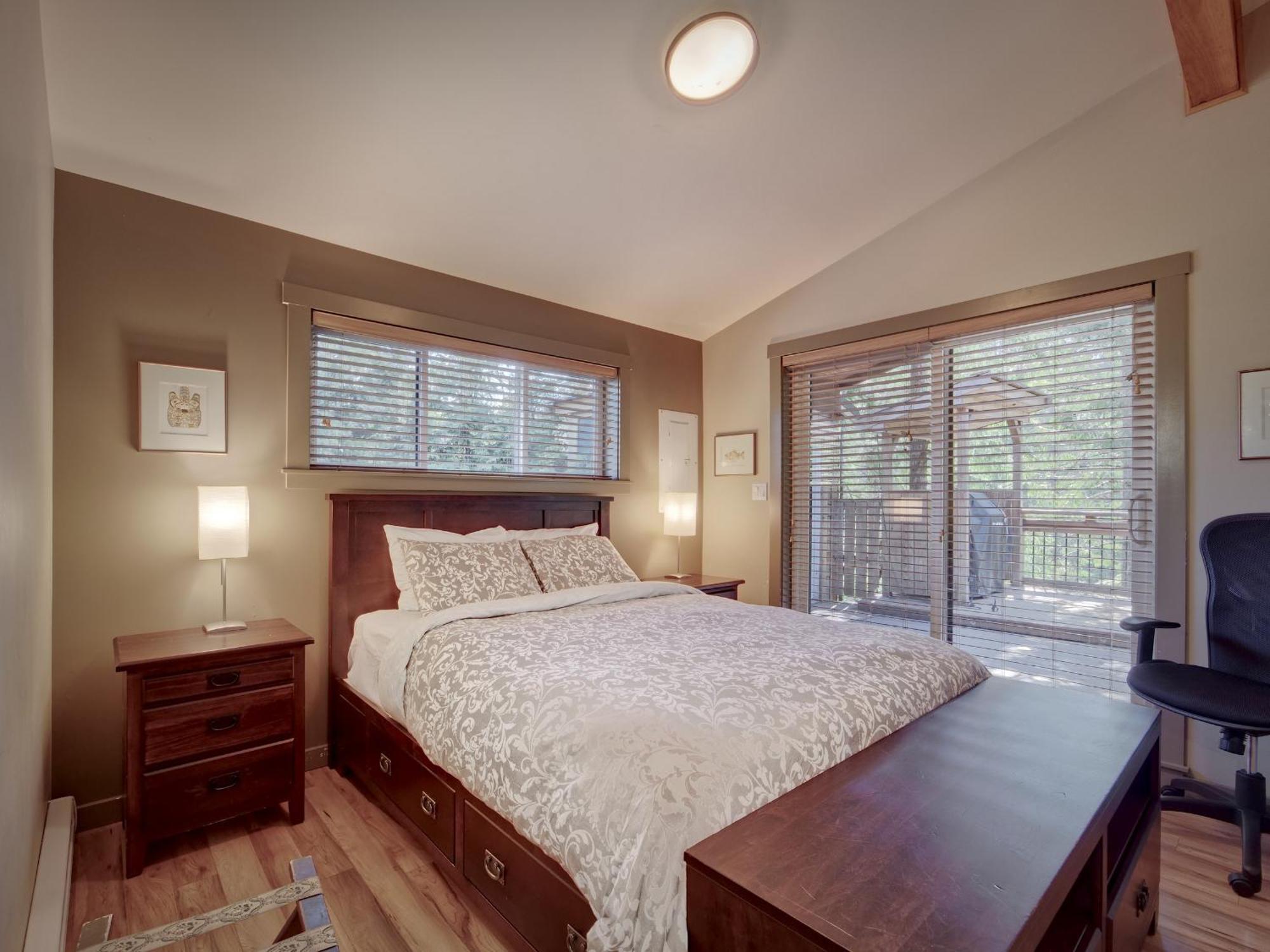 Handsome Dan'S Vacation Cottage Rentals Port Renfrew Room photo